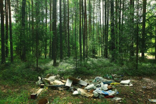 Organized cleanup during flat clearance in Forest Gate